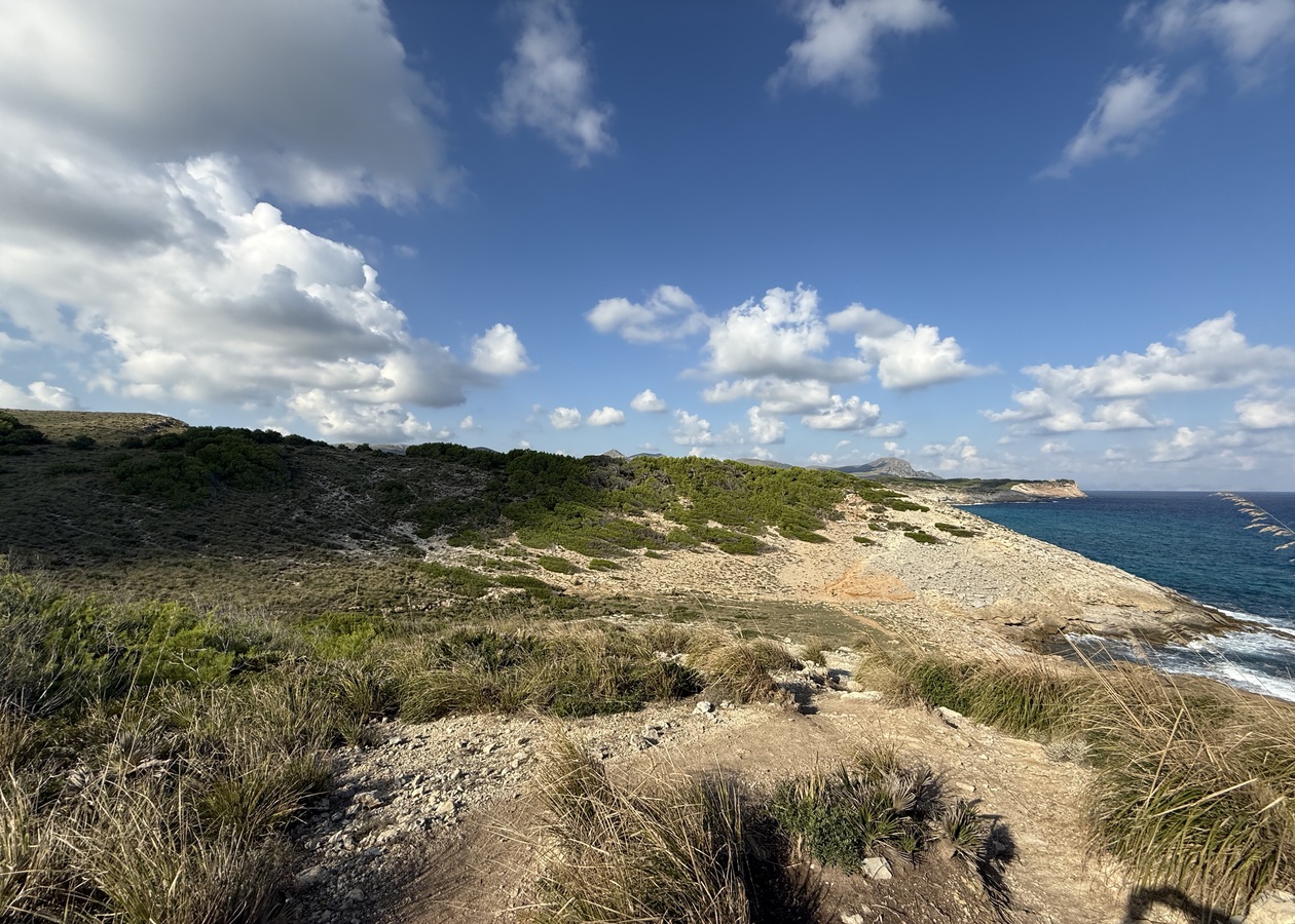 Küste und das Ziel in weiter Ferne